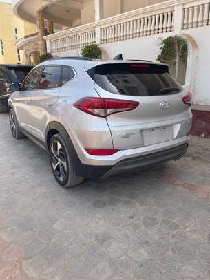 Hyundai Tucson image 2