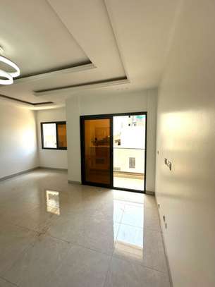 Appartement de type F3 à louer au mamelle cité mbackiou Faye image 7