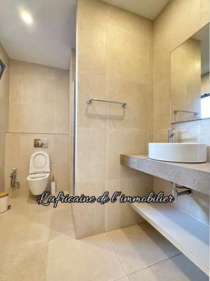À louer – Appartement F4 meublé à Point E image 15