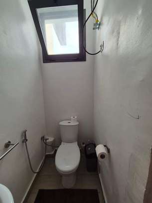 À LOUER – MAISON F4 MEUBLÉE À NGOR image 9