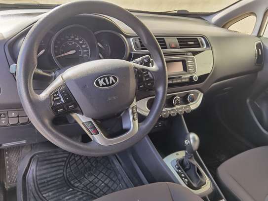 LOCATION KIA RIO AUTOMATIQUE/ESSENCE image 8