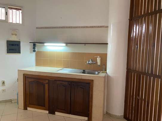 Bel appartement F2 à louer au plateau image 6