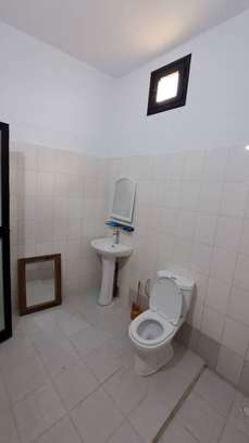 STUDIO (PETITE VILLA) MEUBLE A SAINT-LOUIS NGALLELE image 15