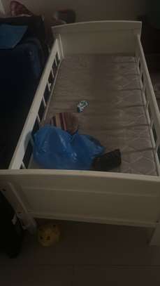 SALON A VENDRE 24H CAUSE: DEPART image 3