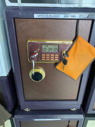 Coffre fort anti incendie avec clé et code numérique image 3