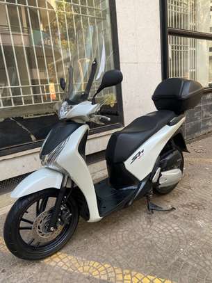 Honda SH150 image 3