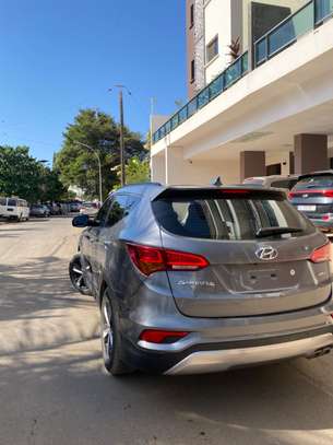 Hyundai Santa Fe 2017 image 6