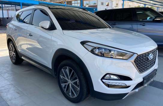 Hyundai Tucson full options image 9