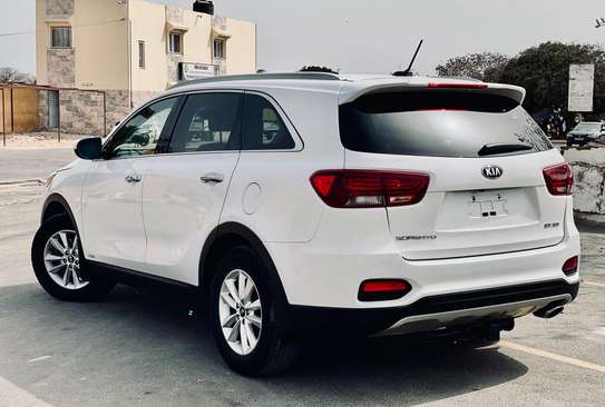 KIA SORENTO image 14