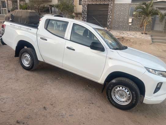 Mitsubishi L200 2023 image 7