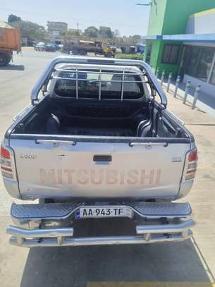 Pickup L200 image 6