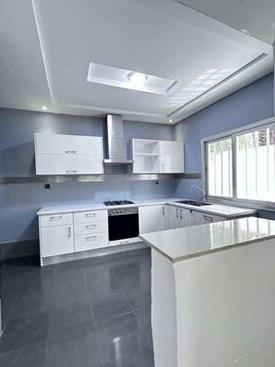 Villa R+1 de de type f4 à louer aux mamelles image 5