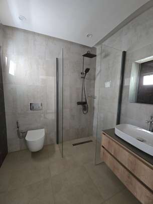 APPARTEMENT NEUF F4 À FANN MERMOZ image 13