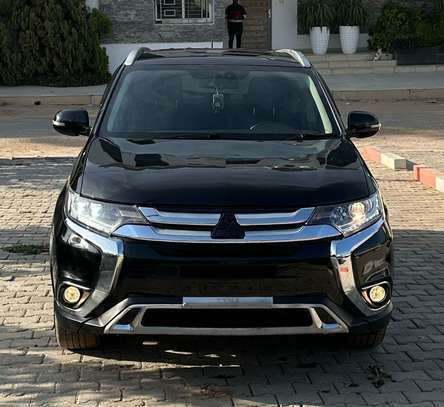 MITSUBISHI  OUTLANDER 2016 image 1