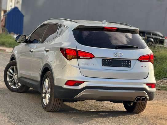 Hyundai SantaFe 2017 image 6