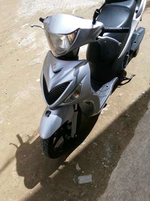 MOTO SCOOTER À VENDRE SUZUKI -  Sixteen 125 cc image 2