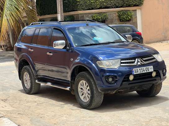 Mitsubishi Pajero image 2