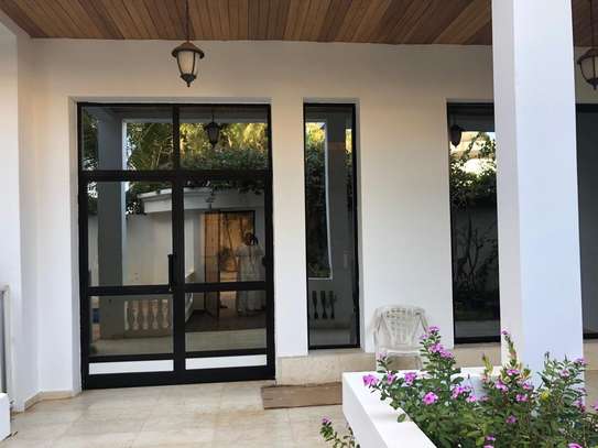 Villa à louer aux Almadies vers King Fahd Palace image 9