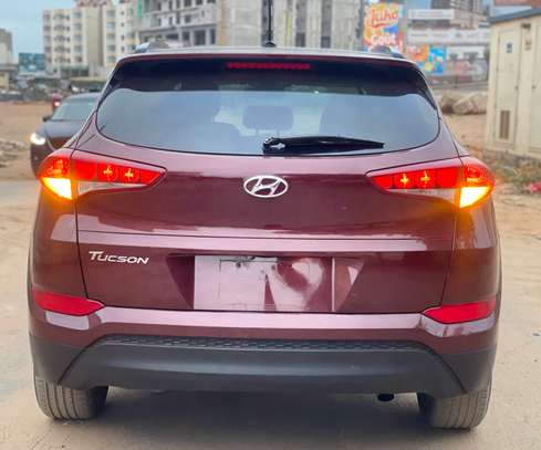 Hyundai Tucson 2017 full option image 10