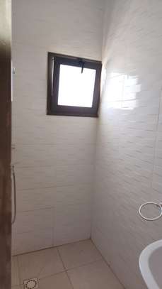 Appartement F3 grand standing à louer aux Almadies image 8