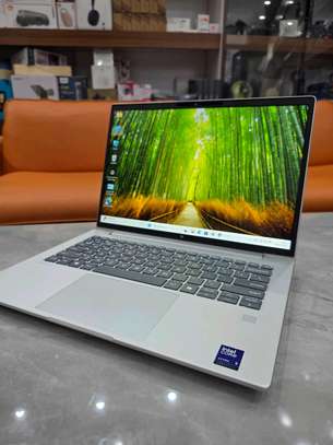 Hp elitbook 6 G1i 14 inch Notebook image 2