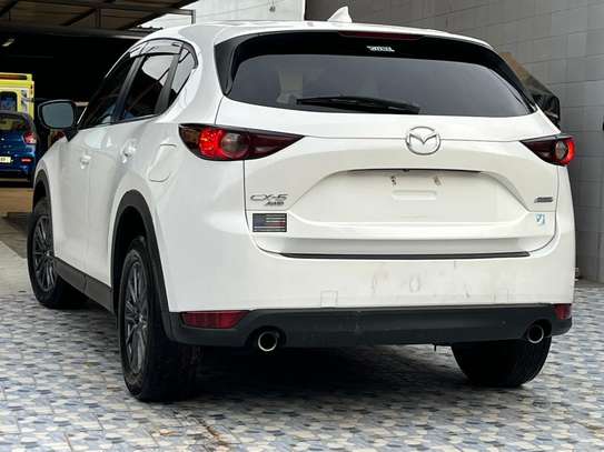 Mazda CX-5 SUV blanc feux LED jantes noires image 6