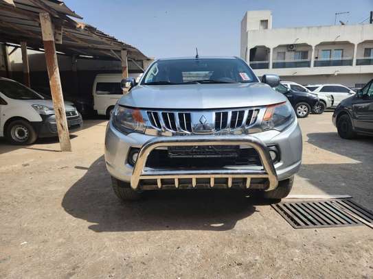 Mitsubishi L200 image 7
