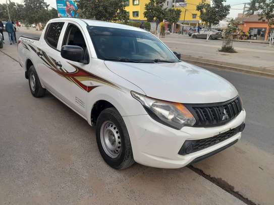 MITSUBISHI L200 2018 image 1
