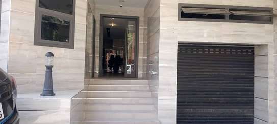 Appartement f4 à louer à la cité keur Gorgui image 2
