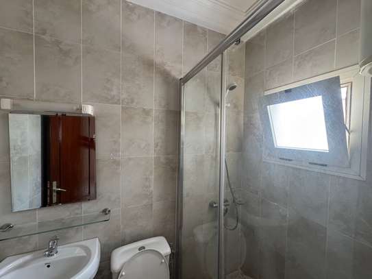 Penthouss à louer au Almadie 4 chambres côte Sonatel image 13