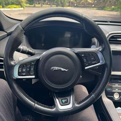 Jaguar  Modèle:F-pace R-sport  Année:201 image 3