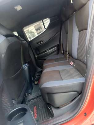 Toyota C-HR SUV 2021 image 3