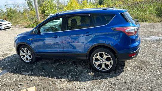 Ford Escape image 4
