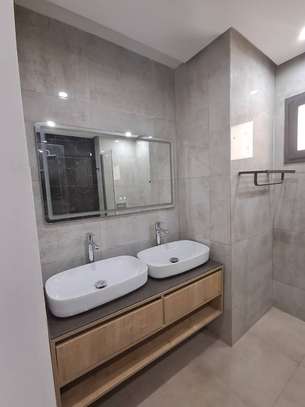 MERMOZ-FANN : LUXUEUX APPARTEMENT A LOUER image 5