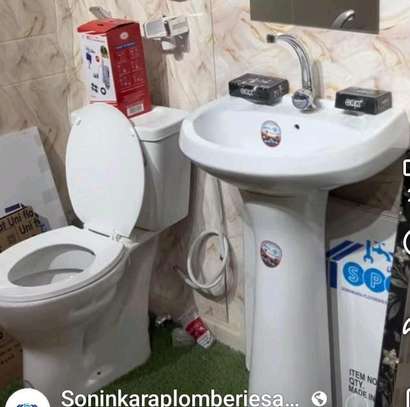 Chaises anglais et lavabo image 1