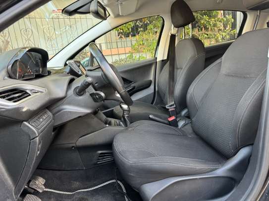 Peugeot 208 2016 image 2