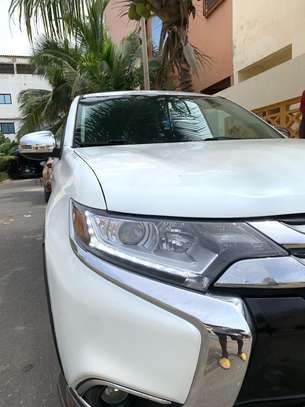 MITSUBISHI OUTLANDER 2016 image 1