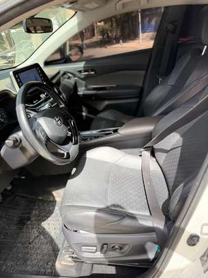 TOYOTA C-HR Limited 2020 image 7