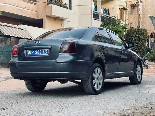 Toyota Avensis image 5