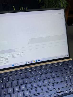Asus zenbook i7 10th / ssd 512gb / 16gb ram image 5