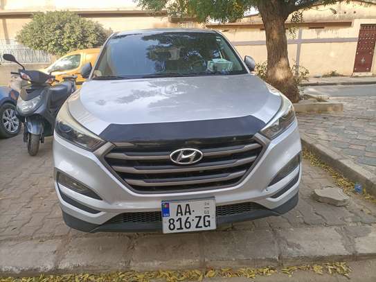 HYUNDAI TUCSON image 3