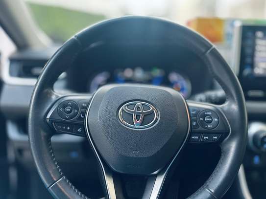 Toyota rav4 année 2022 image 12