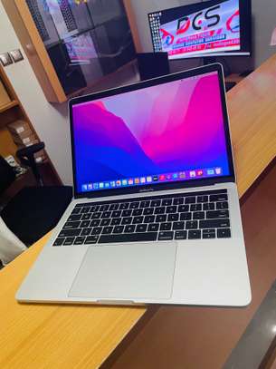 Macbook Touch Bar 2016 - SSD 512gb - Ram 16gb - Core i5 image 2