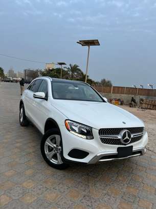 Mercedes glc 300 image 9