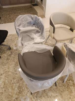 Chaise de Table moderne image 1
