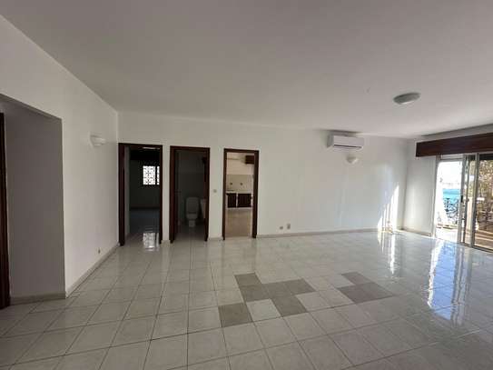 APPARTEMENT A LOUER  F3 MERMOZ PISCINE image 10