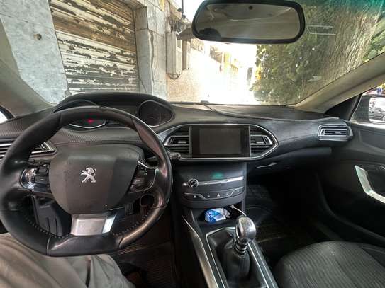 Peugeot 308 image 11