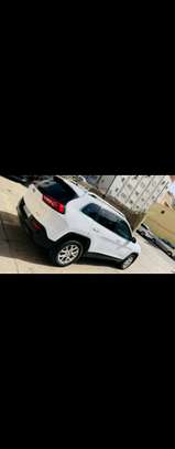 Jeep 4x4 image 2