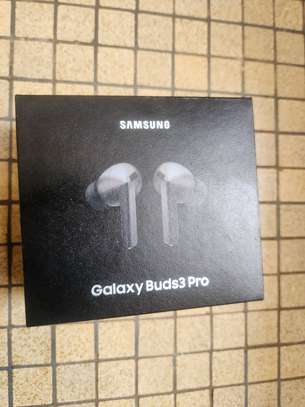 SAMSUNG GALAXY BUDS 3PRO DESCELLÉ image 1