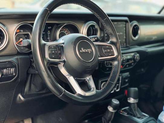 Jeep Wrangler Sahara 2020  Unlimited  hors série Essence image 6
